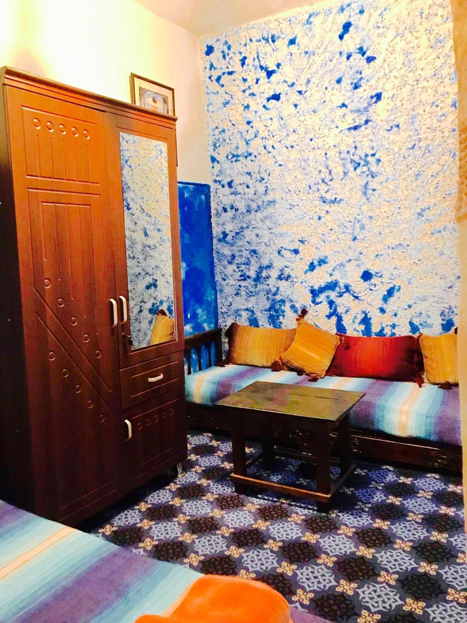 Отель Casa Malek Шефшауэн Экстерьер фото