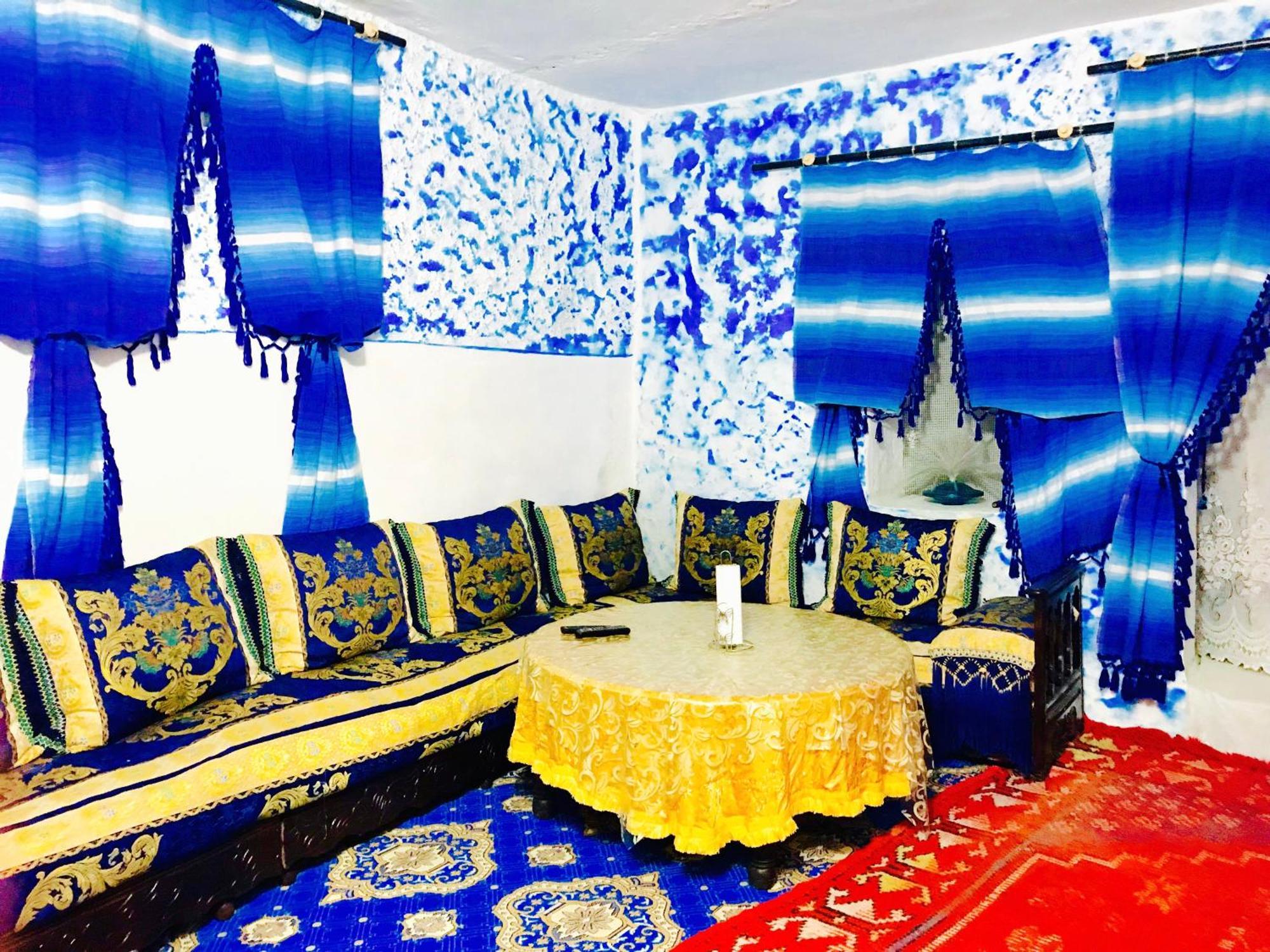 Отель Casa Malek Шефшауэн Экстерьер фото